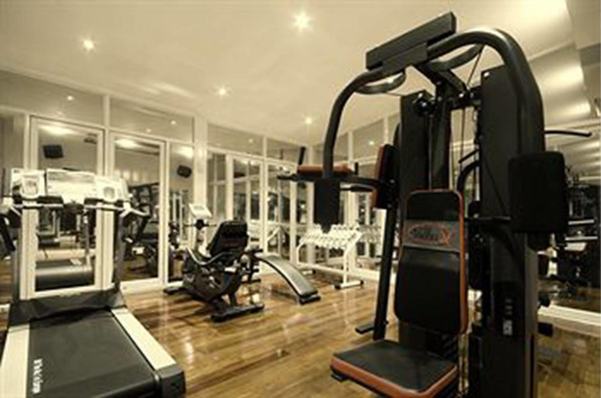 Rongratana Executive Residence Bangkok Luaran gambar