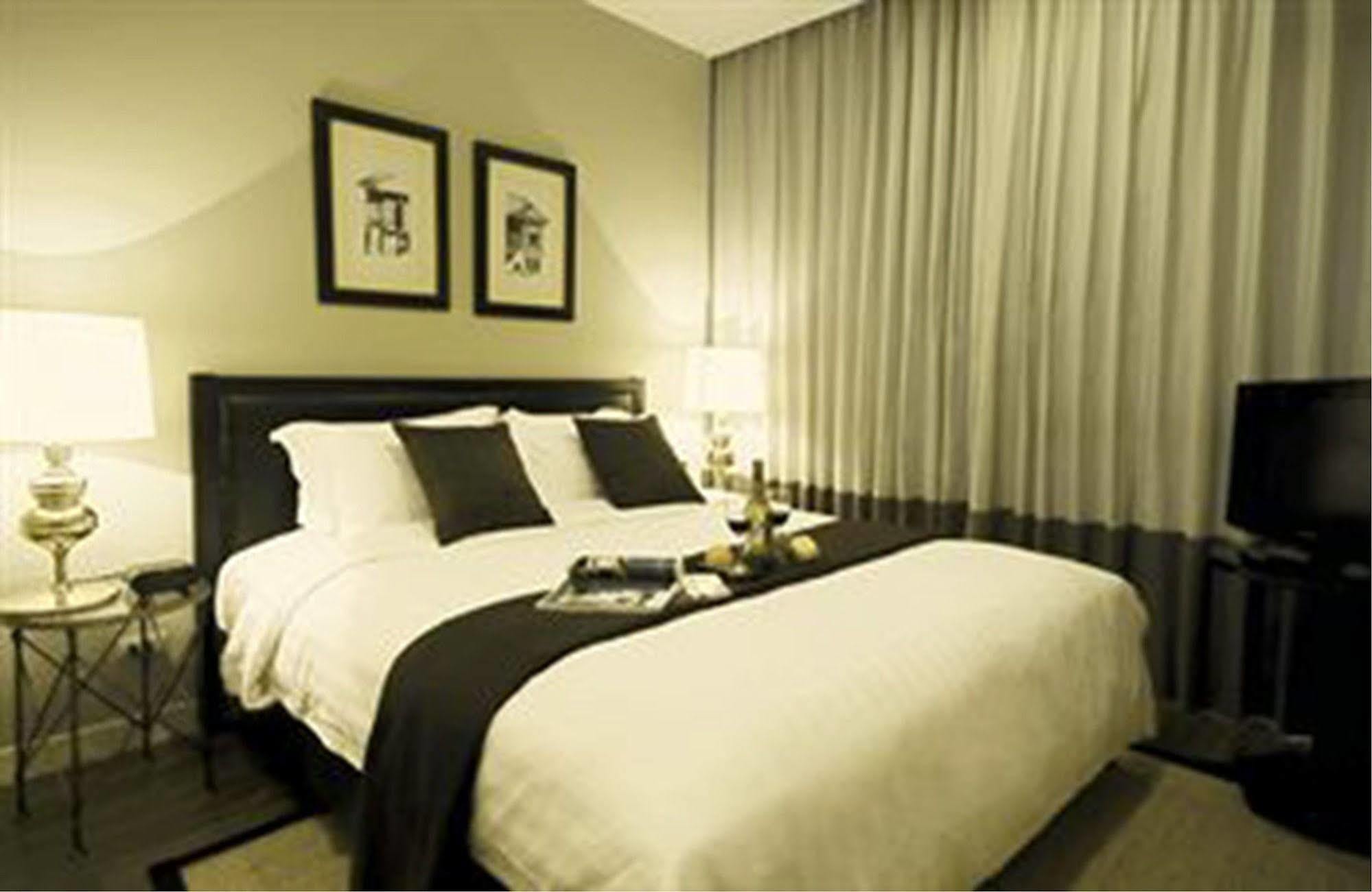 Rongratana Executive Residence Bangkok Luaran gambar